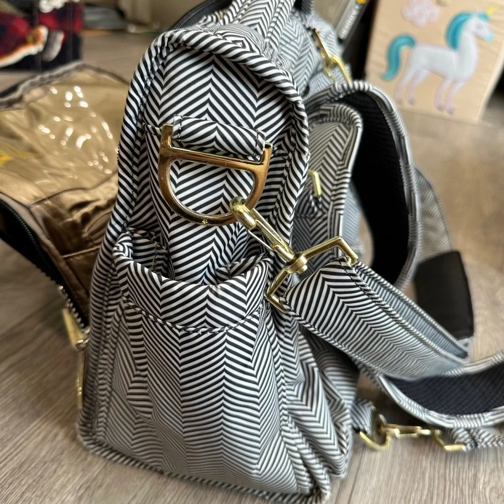 JuJuBe Black‎ and White Chevron Diaper Bag Messenger Shoulder Bag